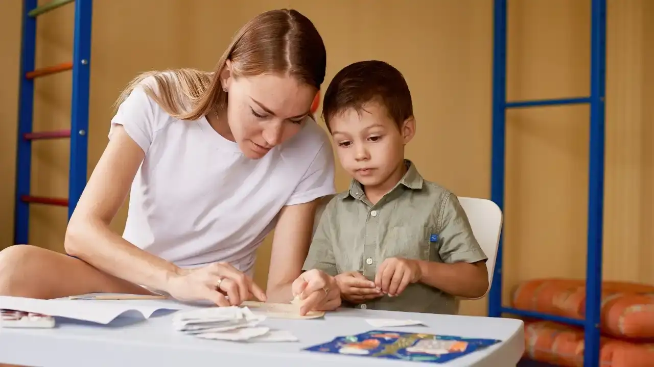 autism spectrum disorder symptoms and therapy for kids